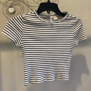 🚩Buy 3 for $18 Divided by H&M Striped Crop Tee